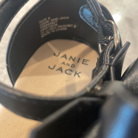 Janie and Jack 9T sandals - Picture 3 of 3